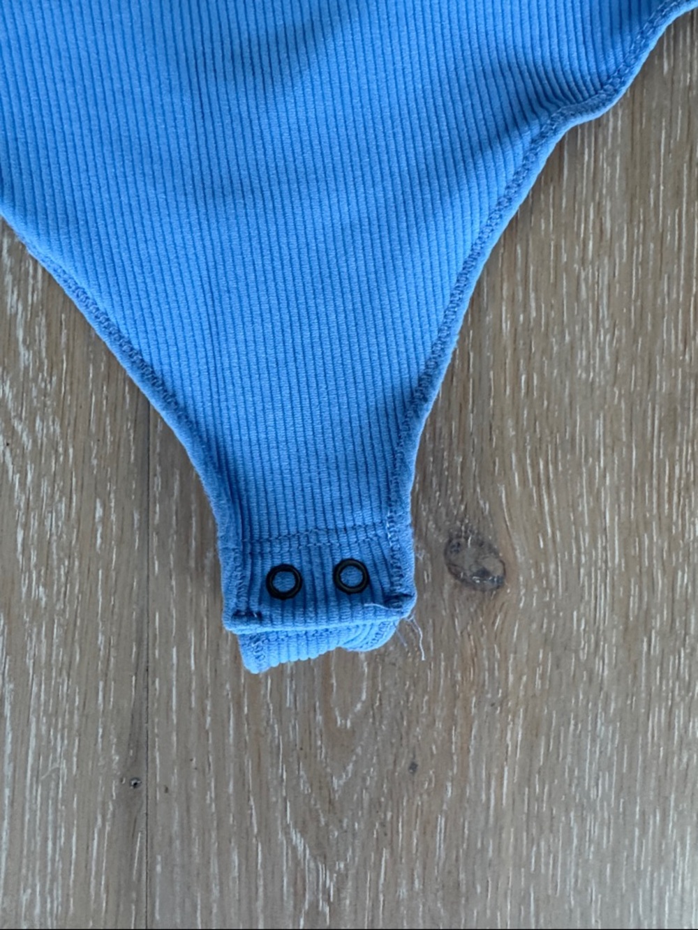 Abercrombie & Fitch Women’s Ribbed One-Piece Bodysuit in Light Blue and Taupe. - Picture 4 of 10